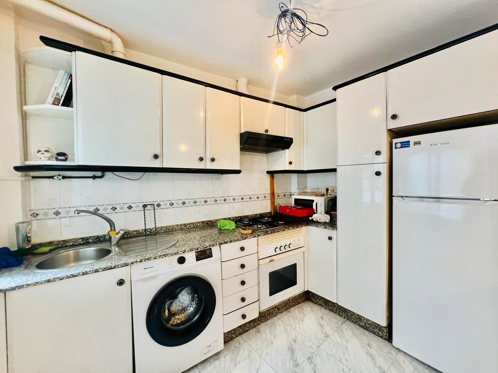 Kitchen of Flat for sale in A Coruña Capital   with Oven, Washing machine and Microwave