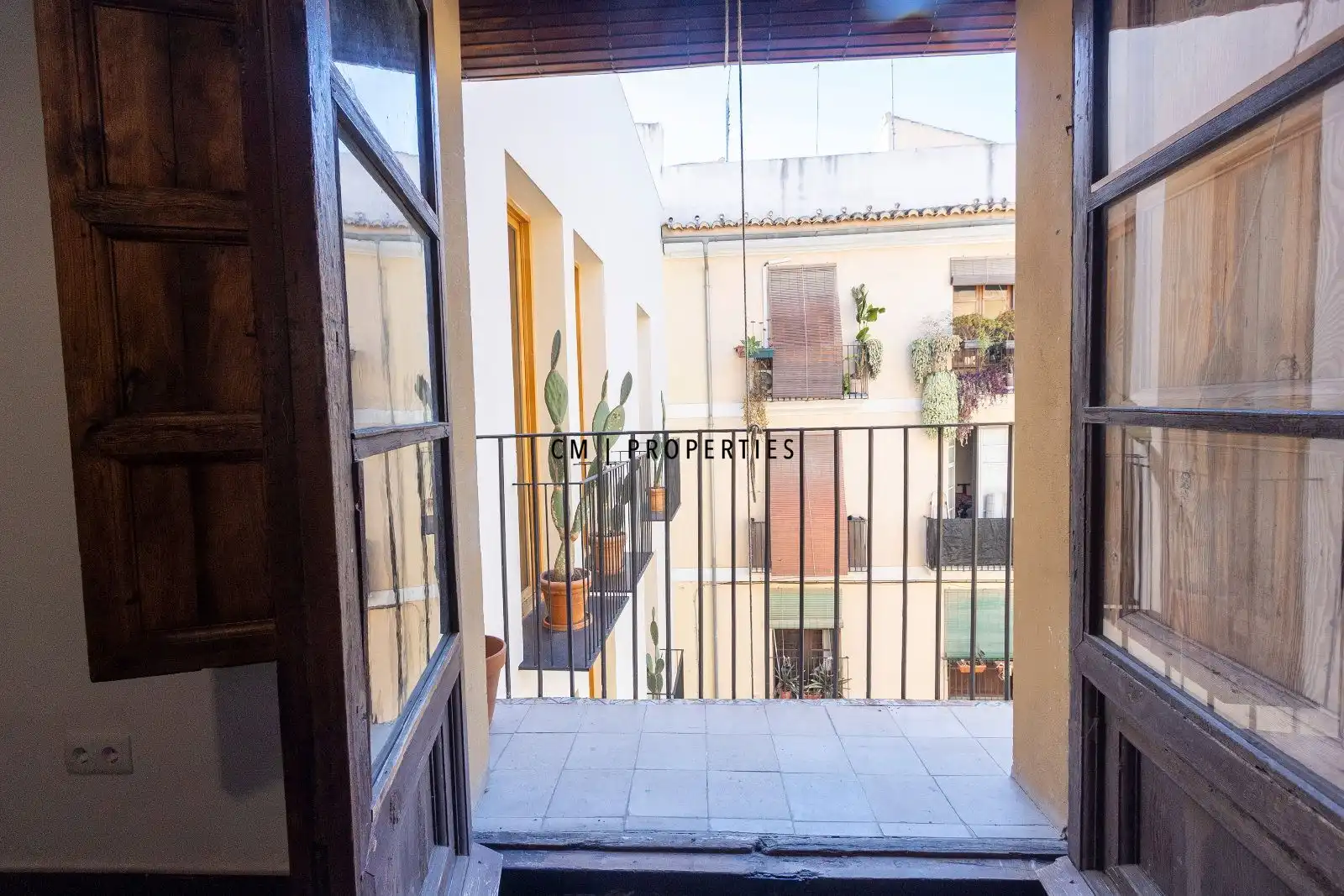 Terrassa de Pis de lloguer en Valencia amb Aire condicionat, Calefacció i Moblat