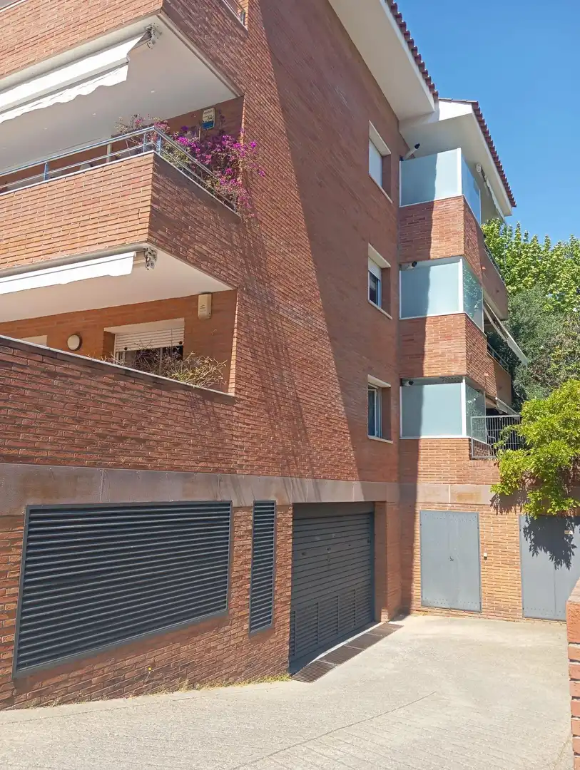 Exterior view of Flat for sale in Sant Cugat del Vallès  with Heating, Private garden and Terrace