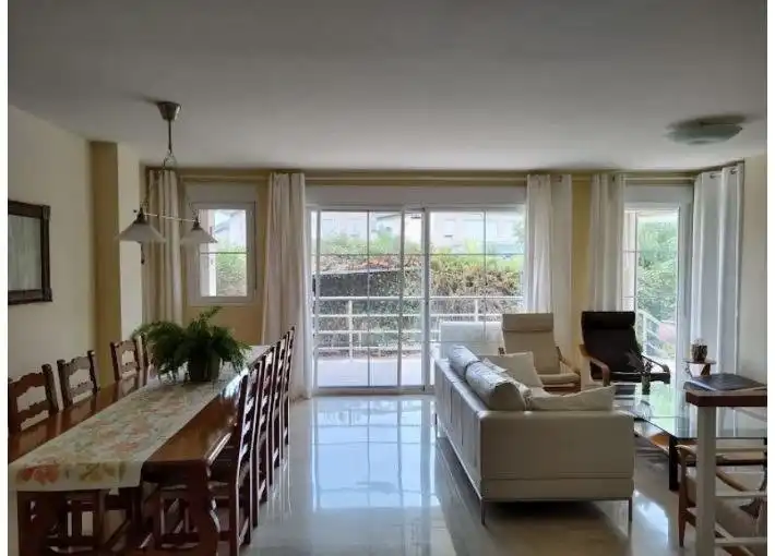 Sala d'estar de Casa adosada de lloguer en Mutxamel amb Aire condicionat, Calefacció i Jardí privat