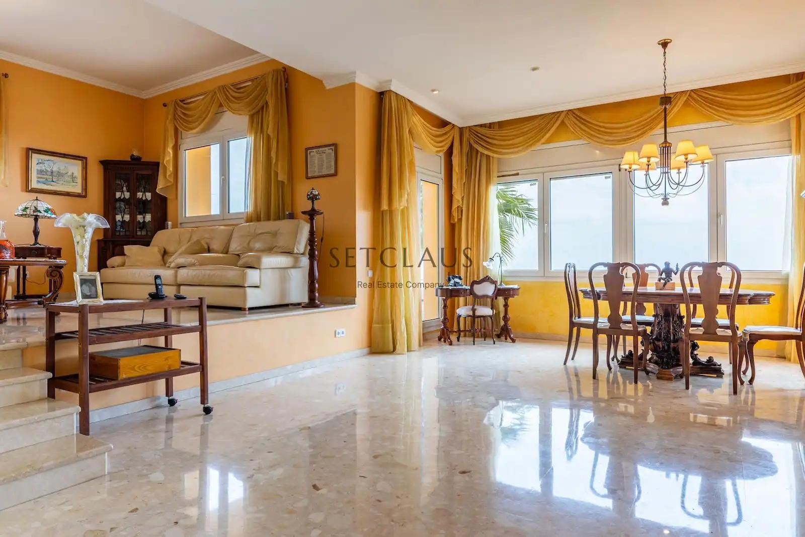 Comedor de Casa o chalet en venta en Badalona con Aire acondicionado, Calefacción y Jardín privado