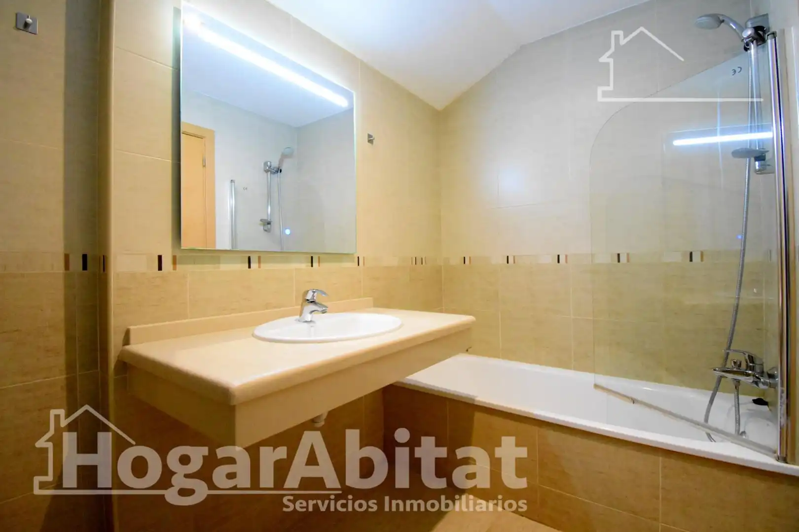 Bathroom of Attic for sale in Pedreguer  with Air Conditioner, Parquet flooring and Terrace