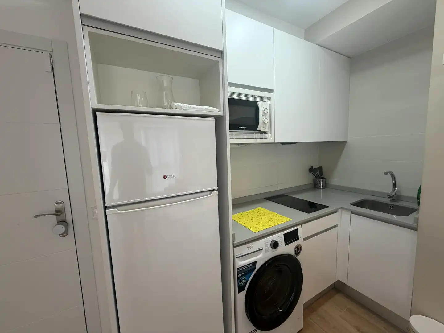 Kitchen of Flat for rent in Madrid  with Air Conditioner, Heating and Furnished