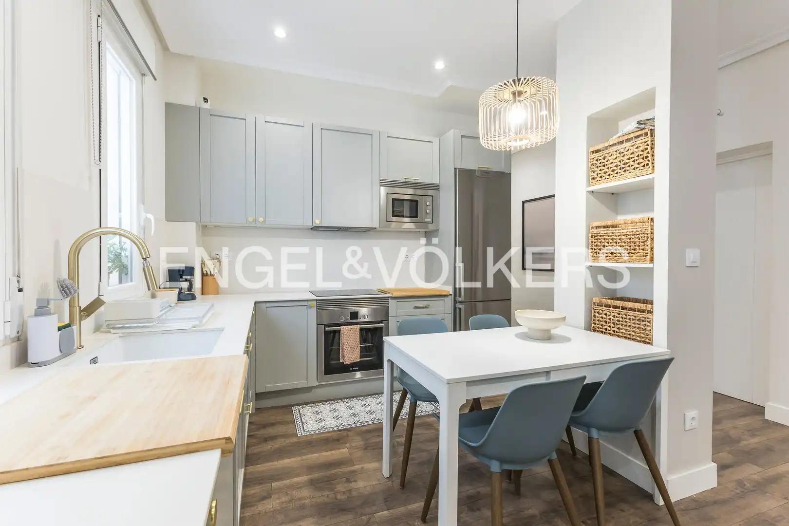Kitchen of Flat for rent in Madrid  with Air Conditioner, Heating and Furnished