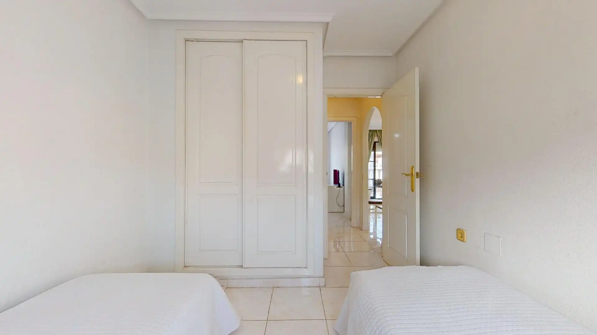 Dormitori de Apartament en venda en Orihuela amb Aire condicionat, Jardí privat i Terrassa