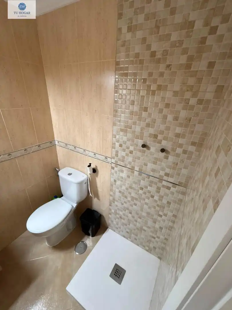 Bathroom of Detached homes for rent to own in Alcalá de Guadaira  with Air Conditioner, Heating and Terrace