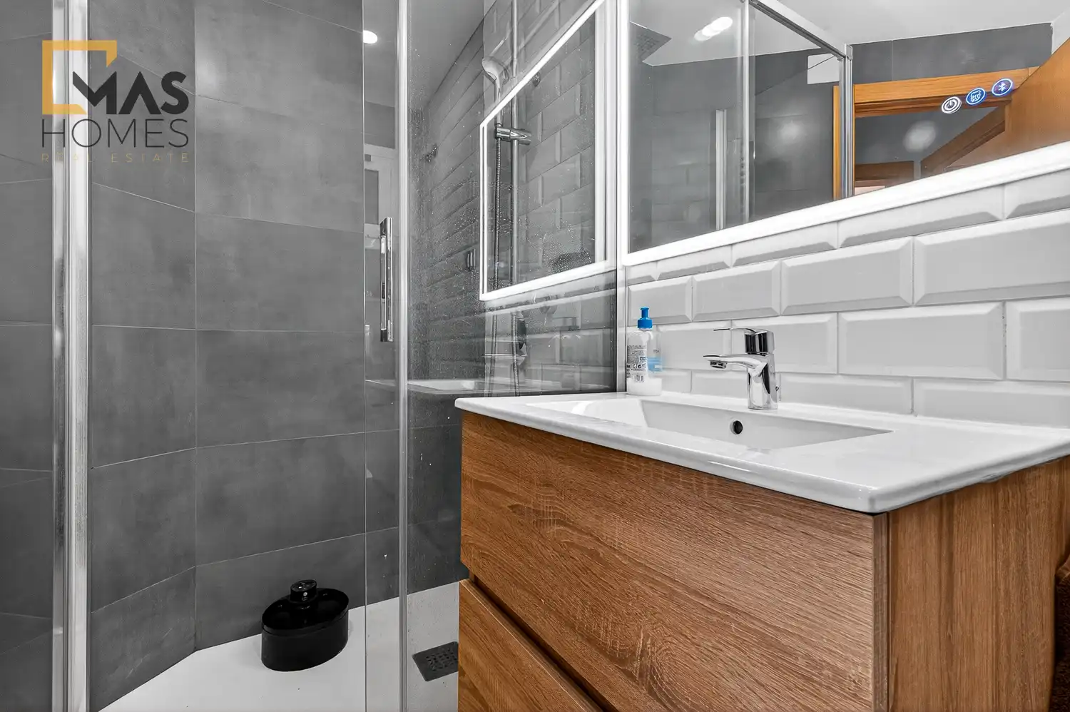 Badezimmer von Wohnung zum Verkauf in Terrassa mit Klimaanlage, Heizung und Terrasse