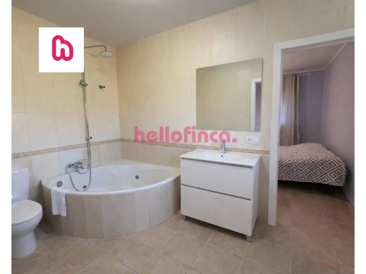 Bathroom of Houses for sale in La Torre de Claramunt  with Air Conditioner, Heating and Private garden