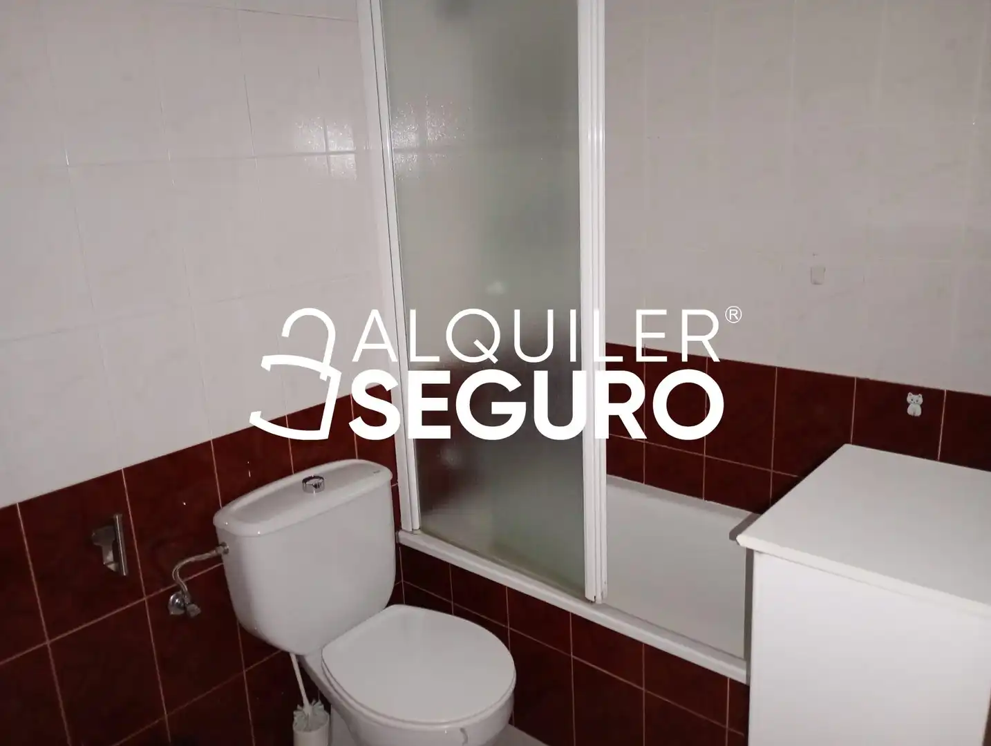 Bany de Pis de lloguer en Málaga amb Aire condicionat, Terrassa i Moblat