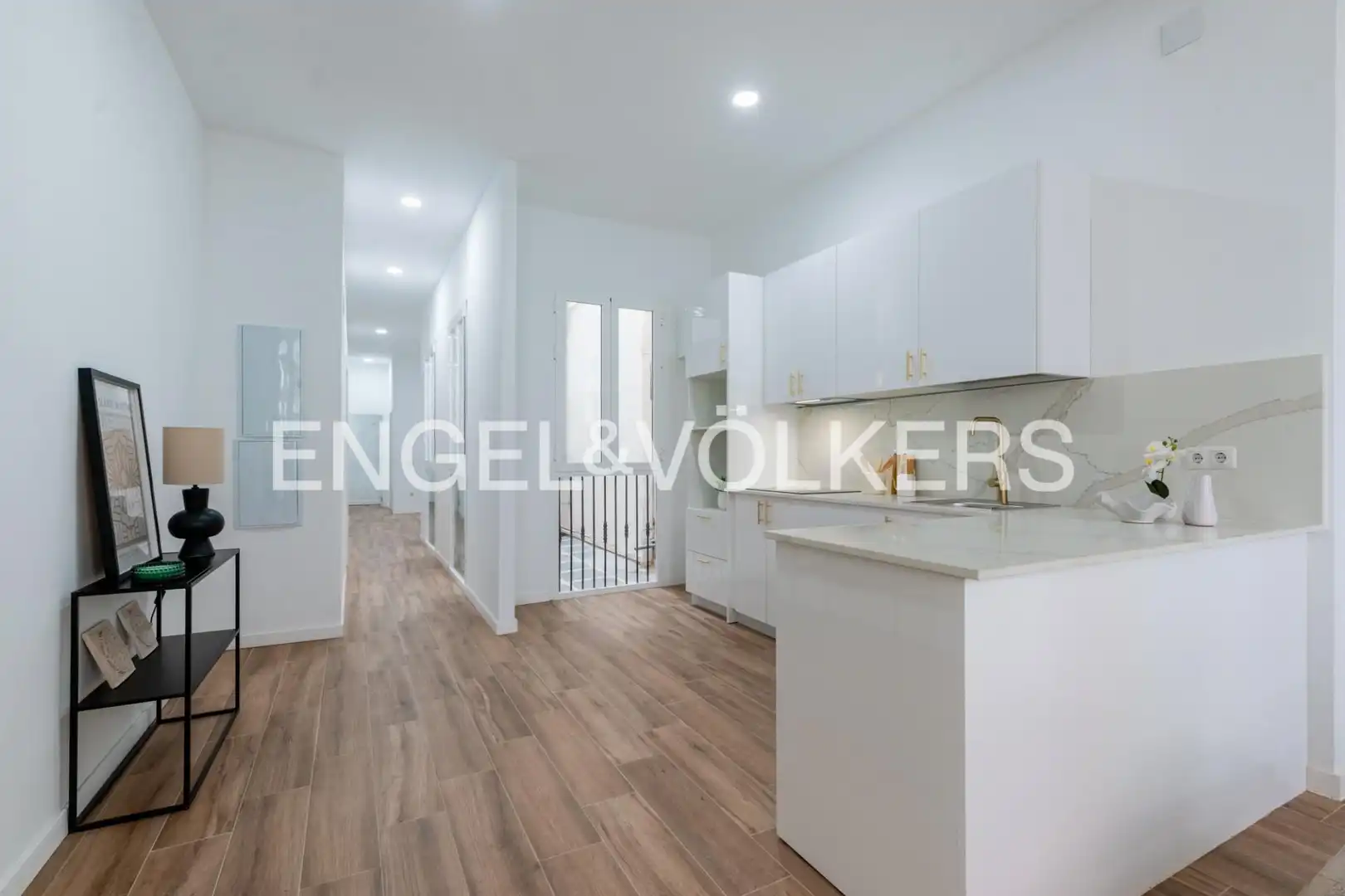 Kitchen of Flat for sale in Sevilla  with Air Conditioner, Heating and Balcony