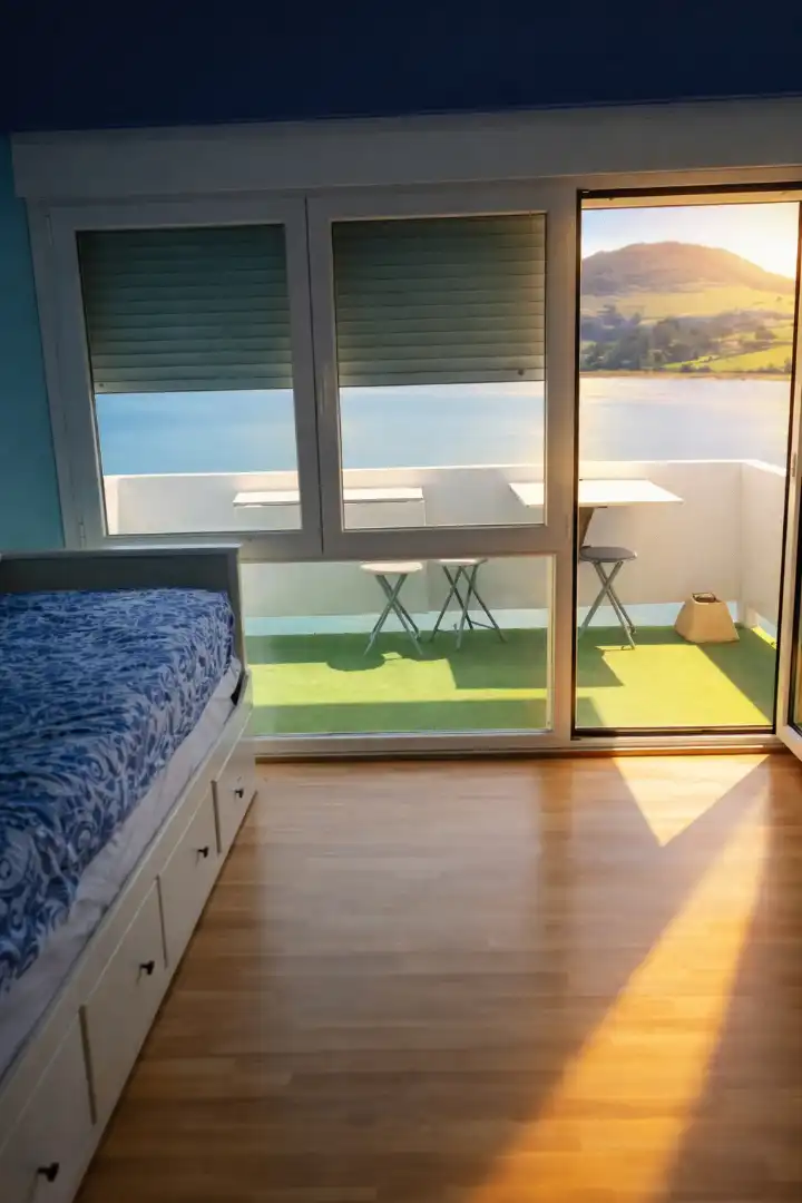 Terraza de Piso de alquiler en Miengo con Calefacción, Terraza y Amueblado