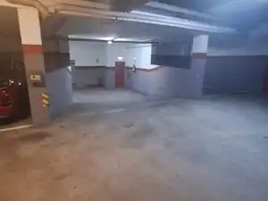 Aparcament de Dúplex en venda en Gijón  amb Calefacció, Parquet i Terrassa