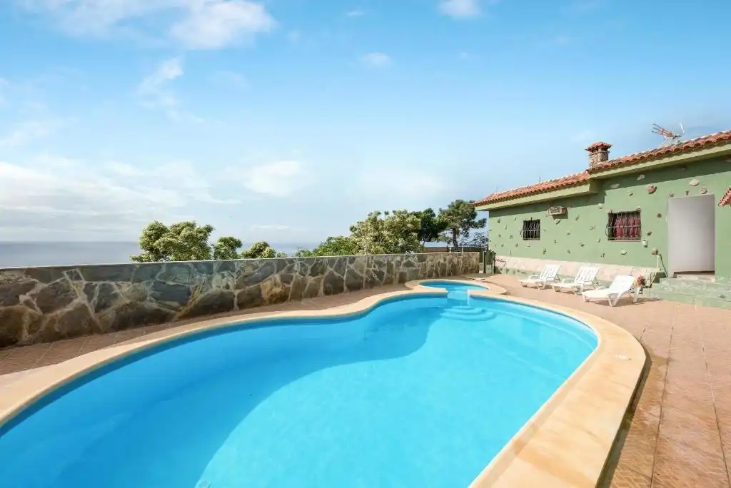 Piscina de Casa o chalet de alquiler en Adeje con Aire acondicionado, Calefacción y Jardín privado