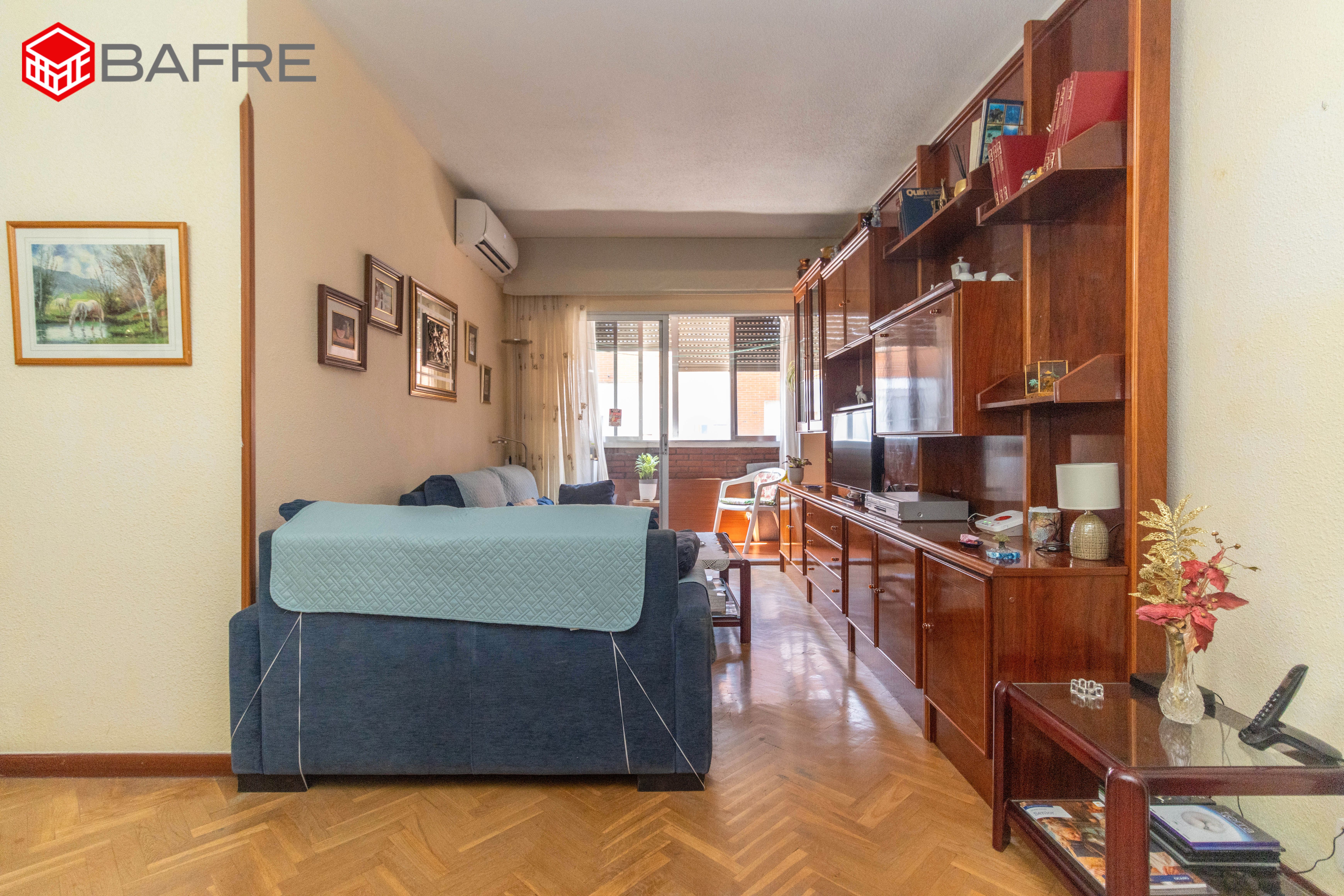 Living room of Flat for sale in Humanes de Madrid  with Air Conditioner, Heating and Parquet flooring
