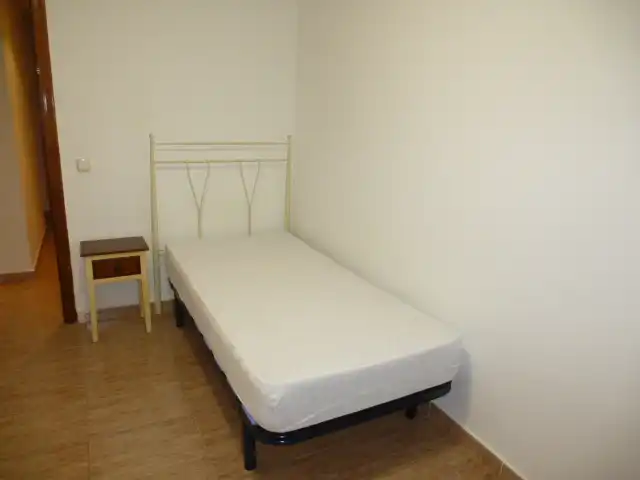 Habitación de Piso de alquiler en Murcia con Aire acondicionado, Amueblado y Horno
