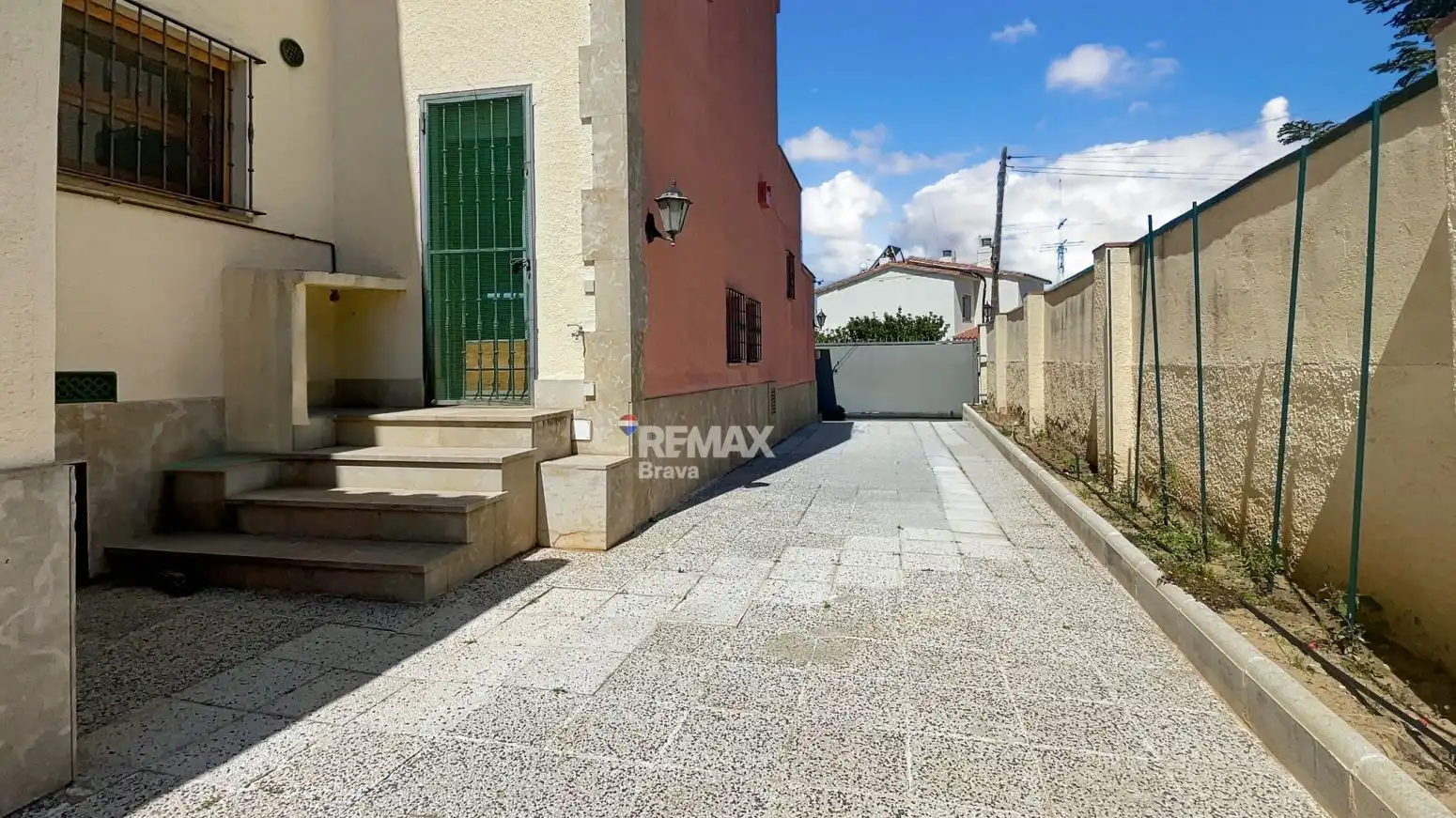 Vista exterior de Casa o xalet en venda en Roses amb Aire condicionat, Calefacció i Jardí privat