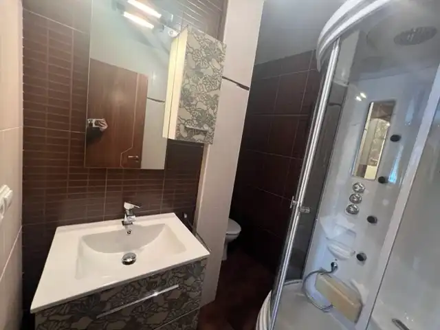Bathroom of Flat for rent in Puertollano  with Air Conditioner, Heating and Parquet flooring