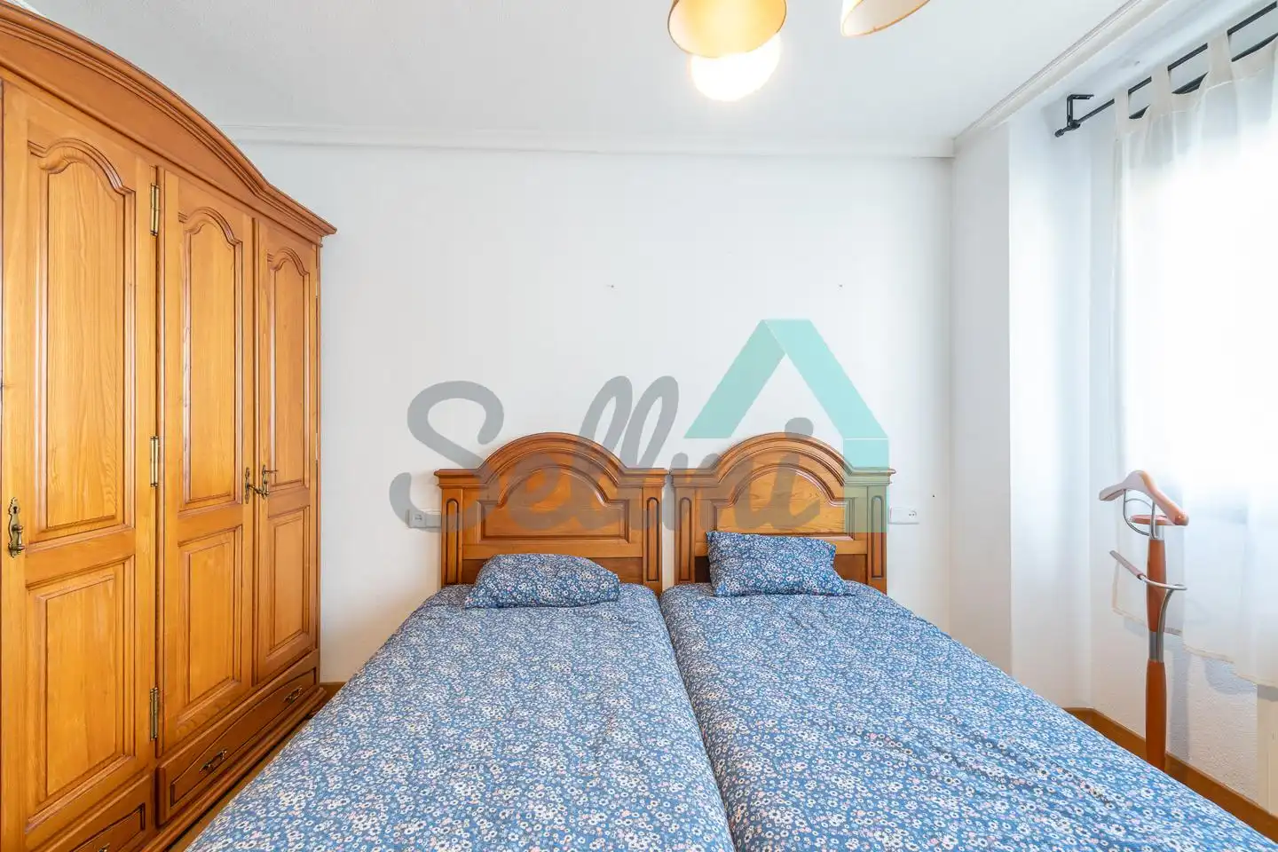 Bedroom of Flat for rent in Oviedo   with Heating, Parquet flooring and Furnished