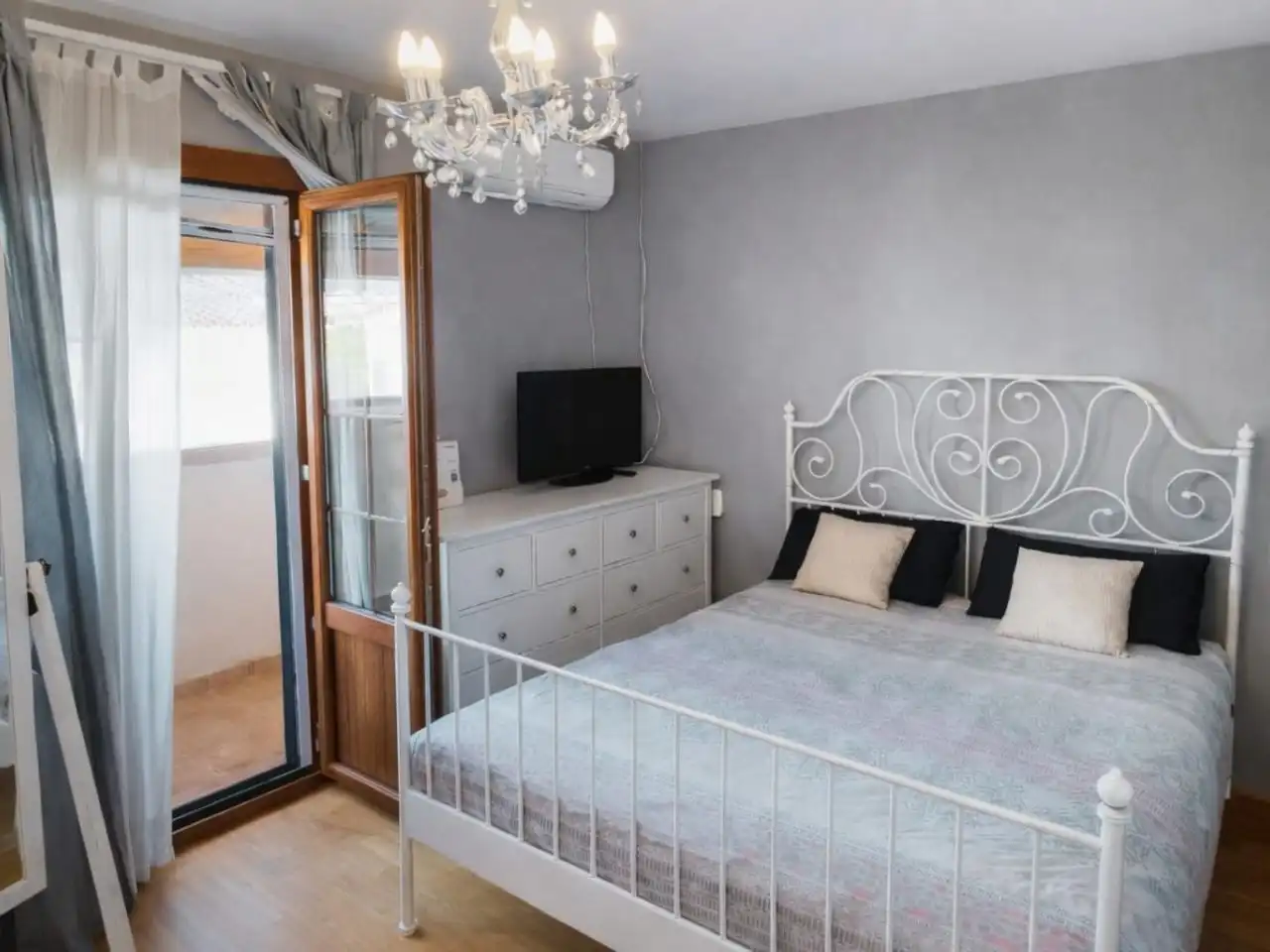 Semi-detached house with pool for sale in Carrer del Turc 17, imagen 7