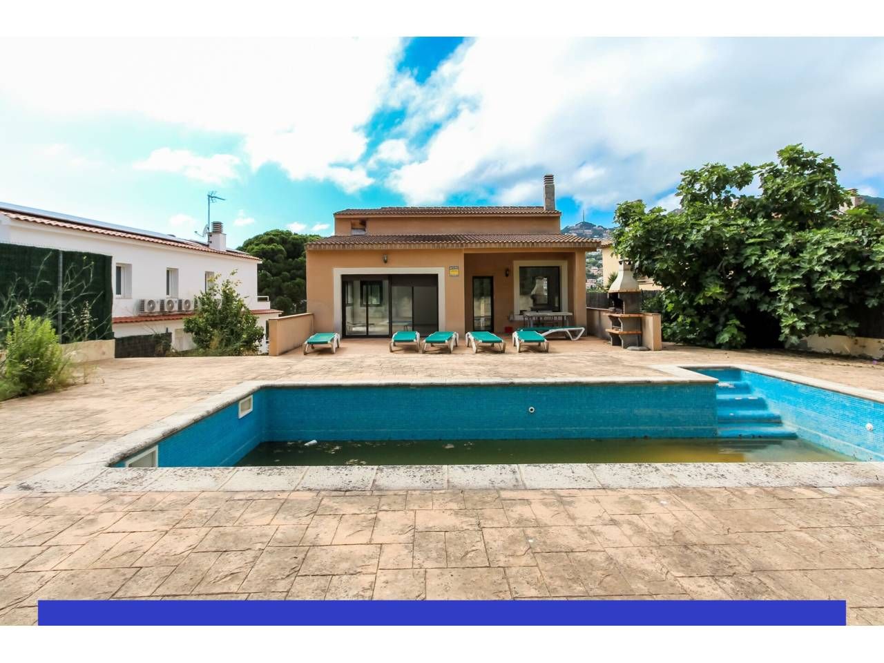 Vista exterior de Casa o xalet en venda en Lloret de Mar amb Aire condicionat, Calefacció i Terrassa