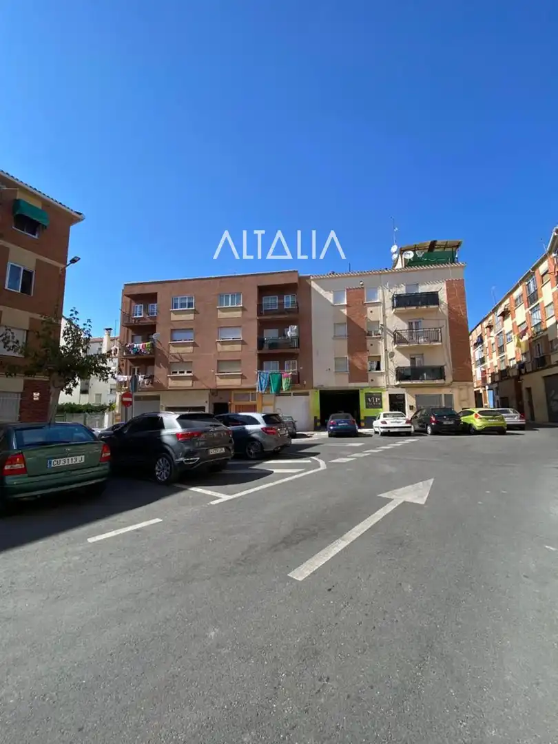 Vista exterior de Pis en venda en Cuenca amb Terrassa