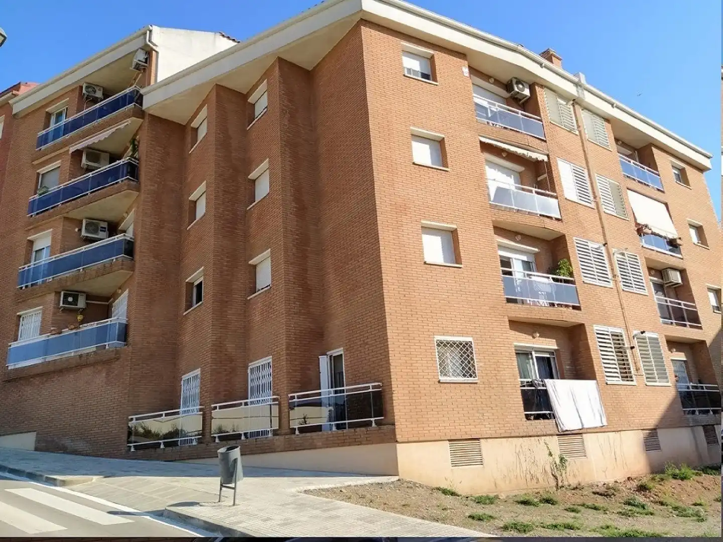 Vista exterior de Piso en venta en Castellbisbal con Terraza
