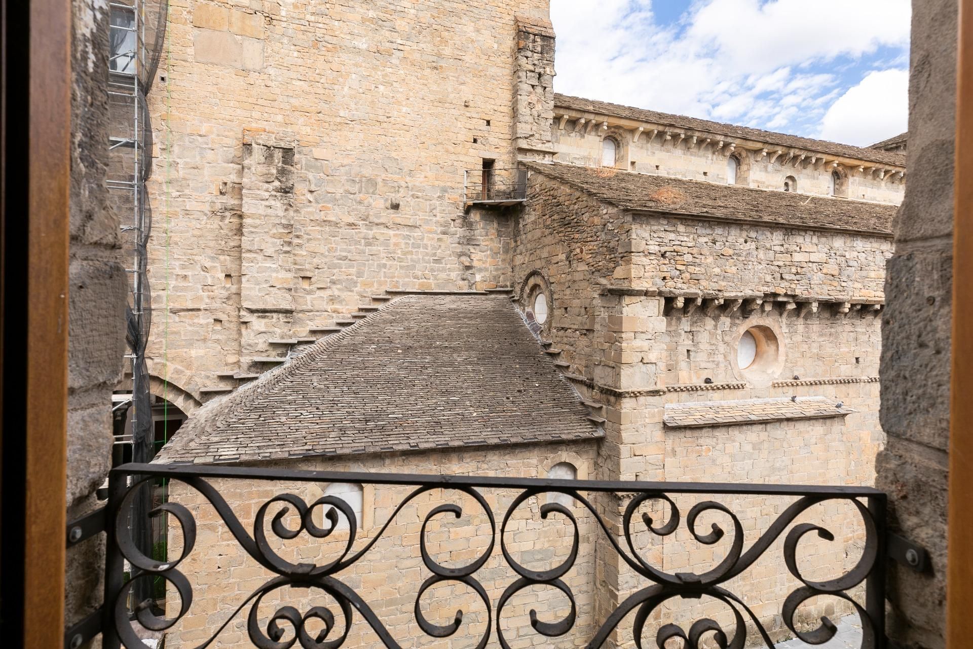 Exterior view of Flat for sale in Jaca  with Heating, Parquet flooring and Storage room