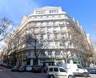 Vista exterior de Àtic de lloguer en  Valencia Capital amb Aire condicionat i Terrassa