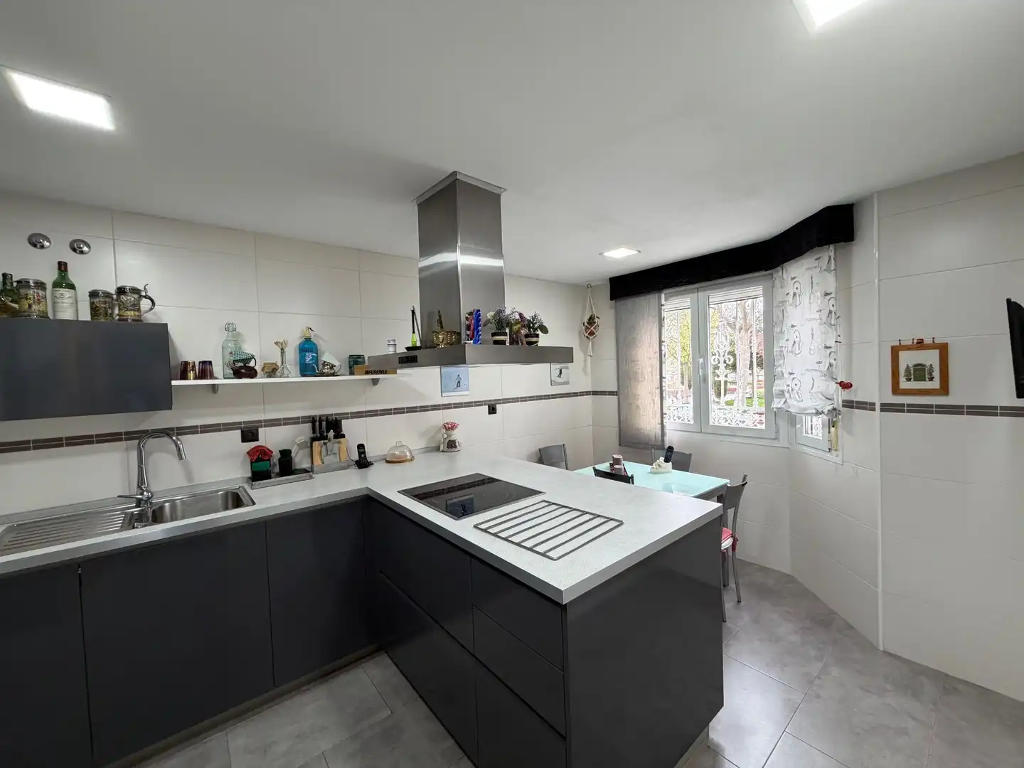 Cocina de Casa adosada en venta en Fuenlabrada con Aire acondicionado, Calefacción y Trastero