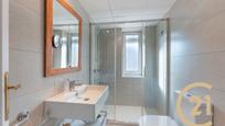 Bathroom of Apartment for sale in Marbella  with Air Conditioner and Terrace