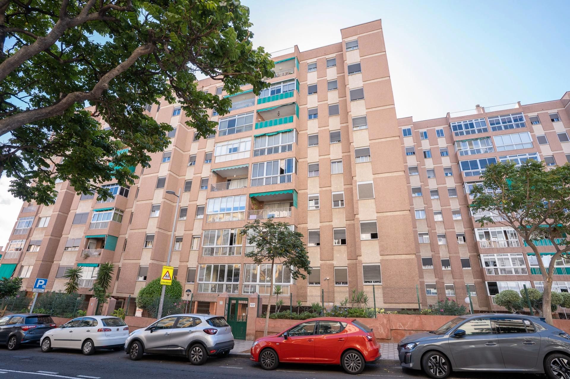 Vista exterior de Pis en venda en  Santa Cruz de Tenerife Capital amb Terrassa i Moblat