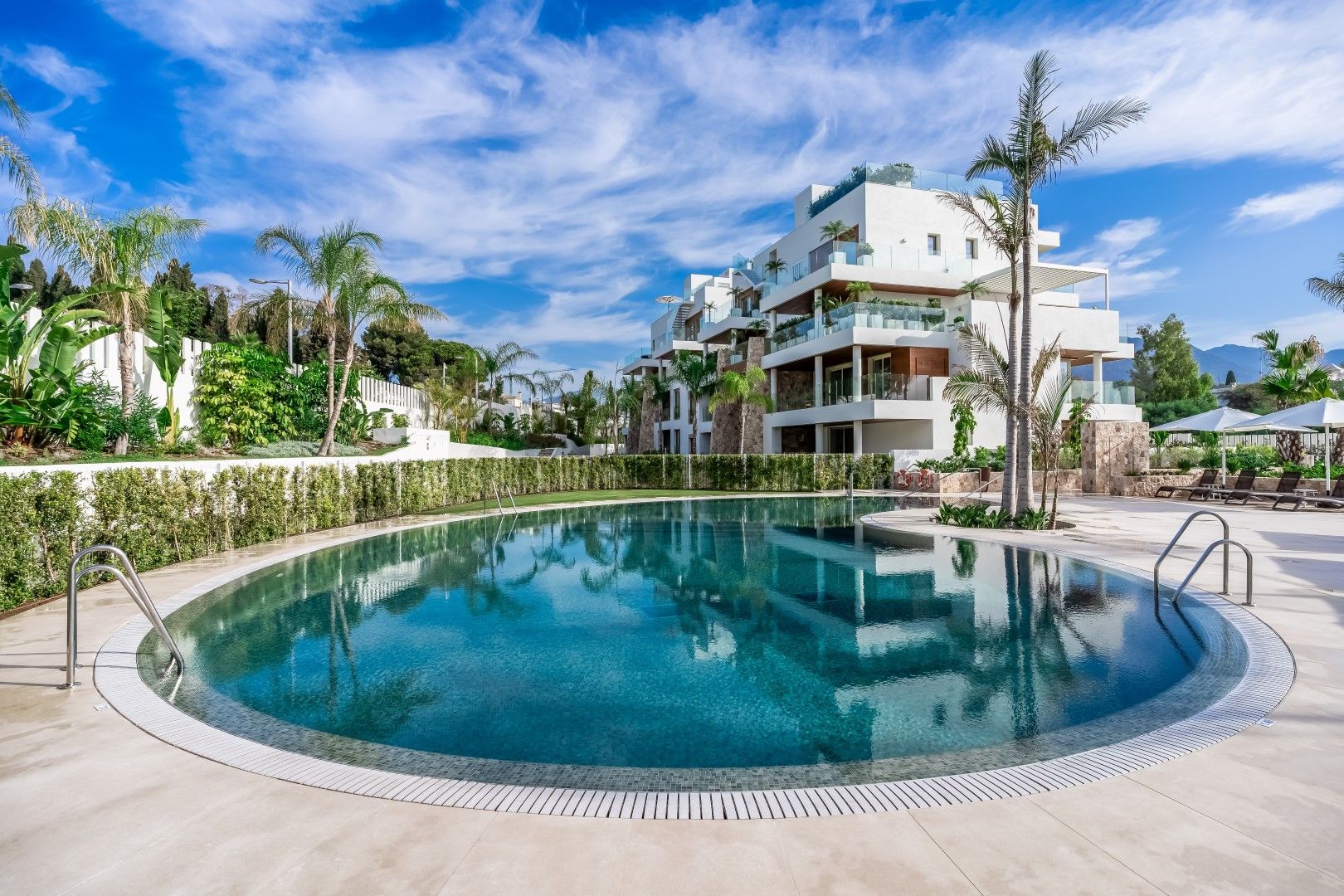 Swimming pool of Apartment for sale in Marbella  with Air Conditioner, Heating and Terrace