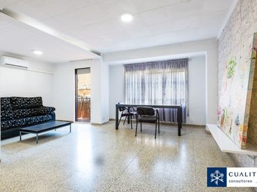 Piso con balcón en venta en Centro