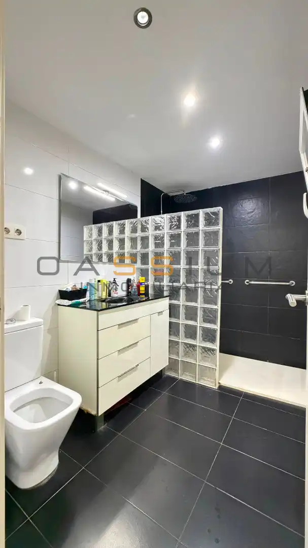 Flat for sale in Carrer Vint-I-Quatre, imagen 15