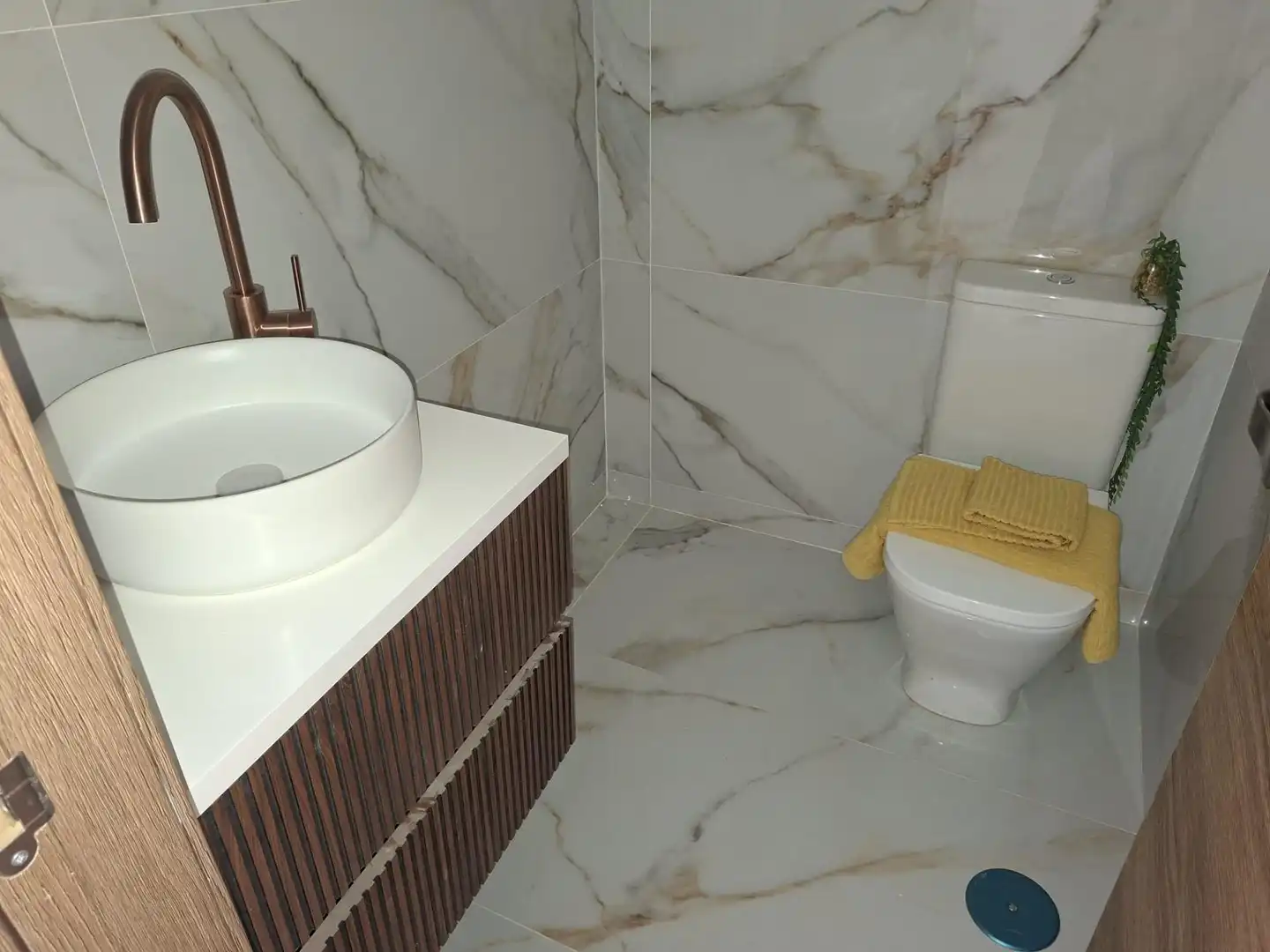 Bathroom of Houses for sale in Lozoyuela-Navas-Sieteiglesias