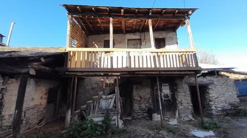 CASA DE PUEBLO PARA REFORMAR CON TERRENO EN VILLADEPALOS
