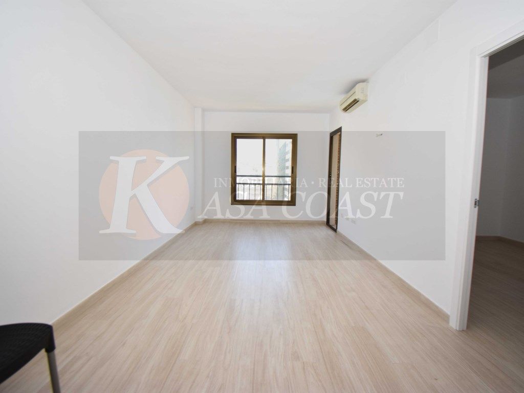 Sala de estar de Piso en venta en Fuengirola con Aire acondicionado, Jardín privado y Terraza