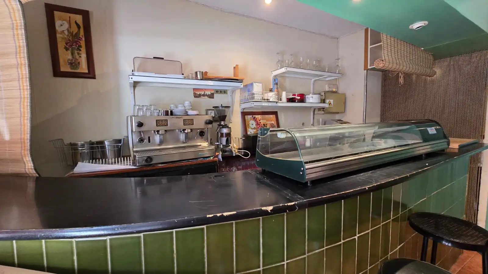 Cocina de Local en venta en Alcalá de Henares con Aire acondicionado y Amueblado