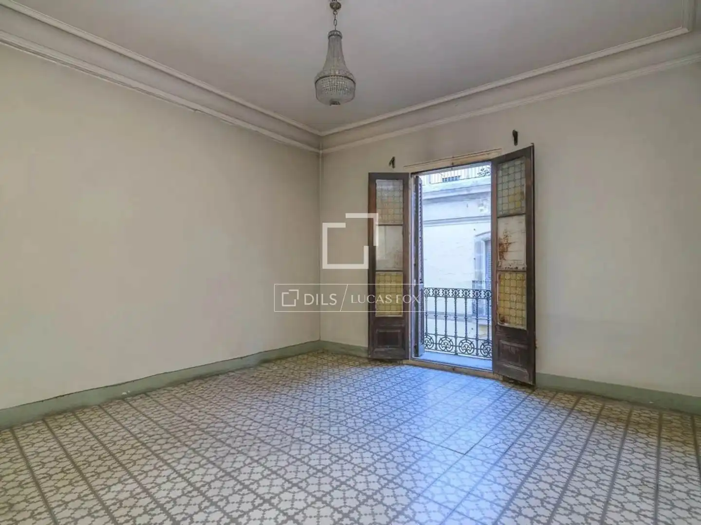 Vista exterior de Piso en venta en Barcelona con Terraza y Balcón