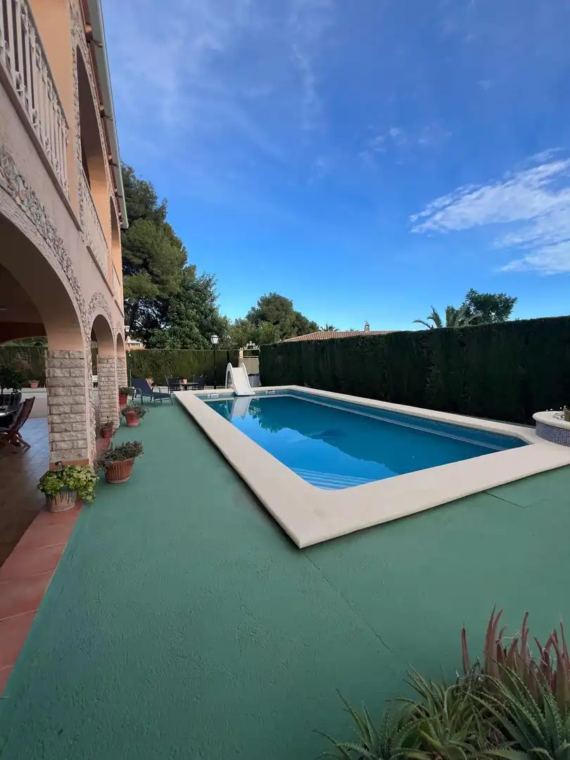 Piscina de Casa o xalet en venda en Benidorm amb Aire condicionat, Terrassa i Traster
