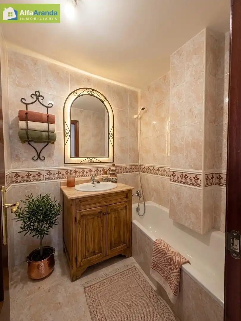 Bathroom of Flat for sale in Aranda de Duero  with Heating, Parquet flooring and Terrace