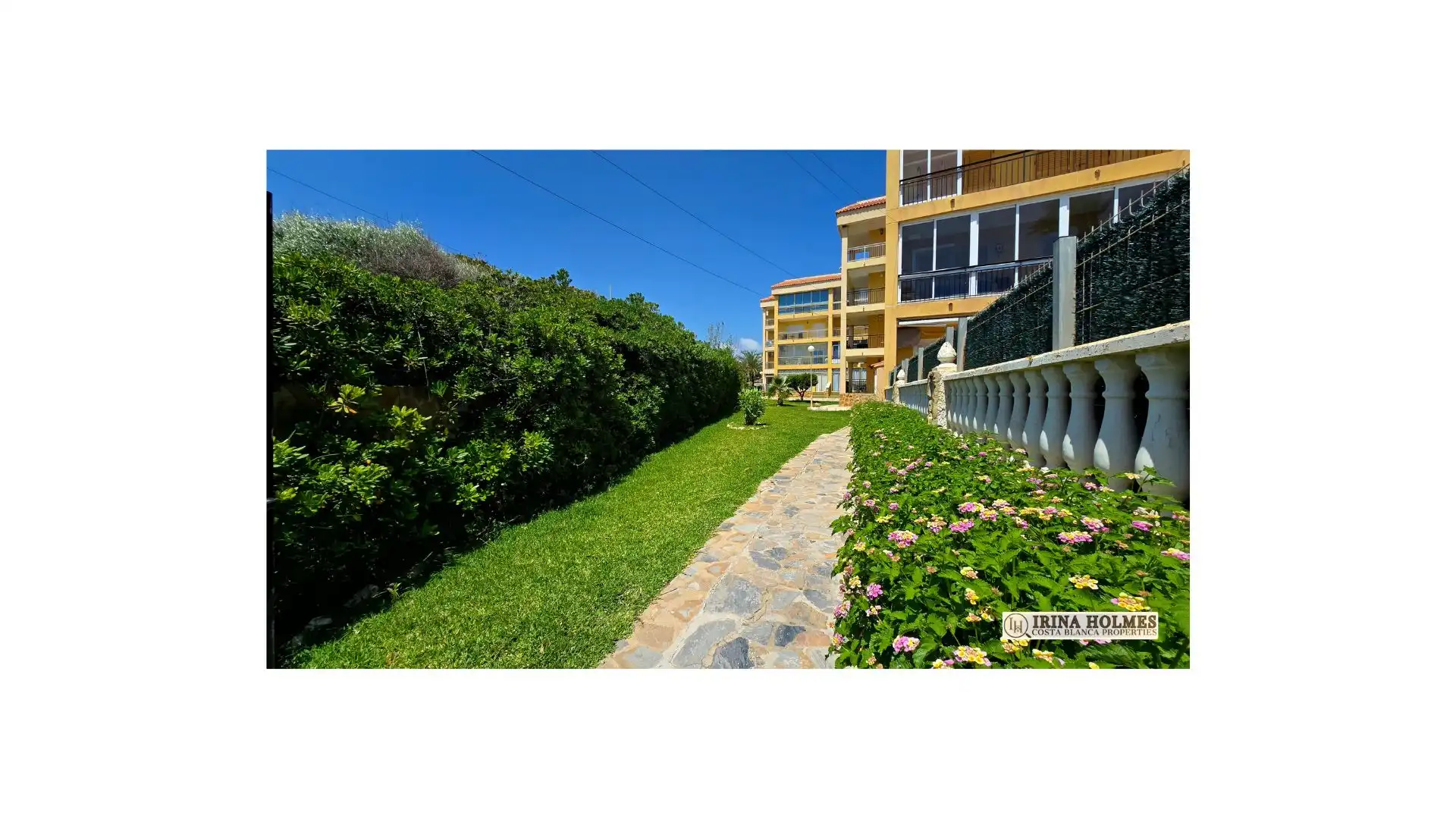 Vista exterior de Piso en venta en Torrevieja con Aire acondicionado, Jardín privado y Terraza