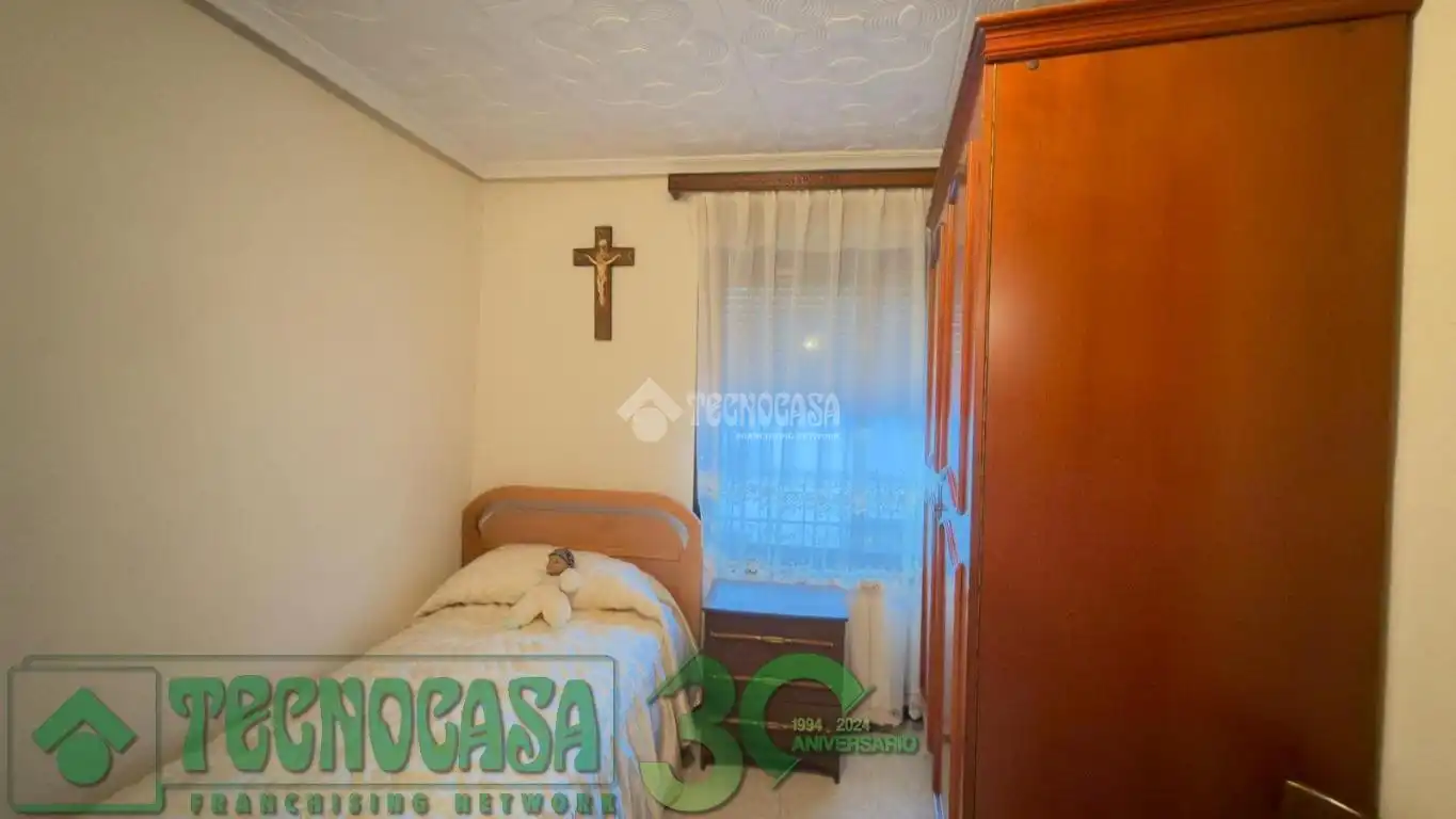 Dormitori de Casa adosada en venda en Quero amb Calefacció i Terrassa