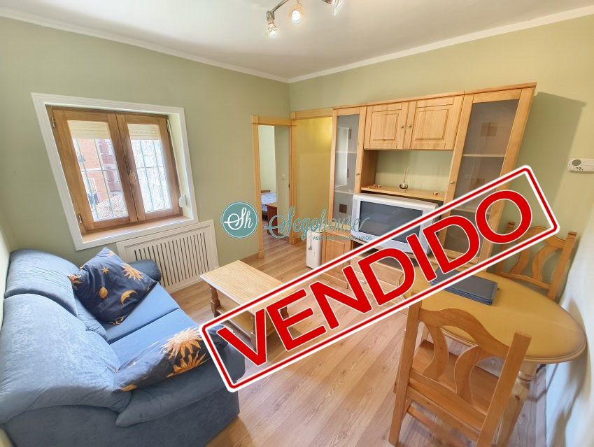 Living room of Flat for sale in Segovia Capital  with Heating, Terrace and Furnished