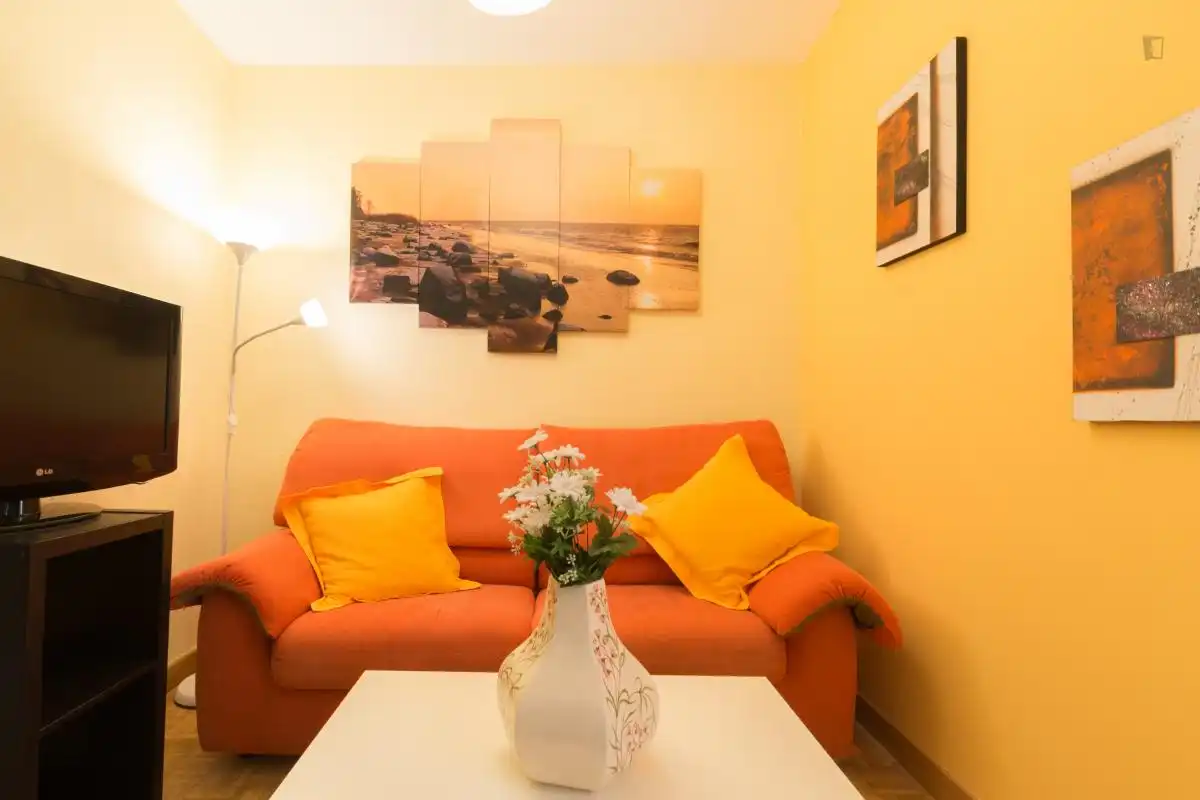 Habitación en Reyes Católicos