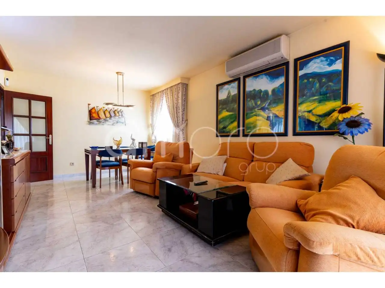 Wohnzimmer von Wohnung zum Verkauf in Vilanova i la Geltrú mit Klimaanlage, Heizung und Terrasse