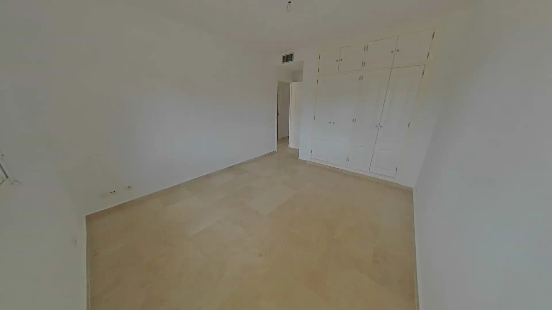 Schlafzimmer von Wohnungen zum Verkauf in Manilva mit Klimaanlage, Abstellraum und Schwimmbad