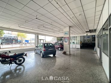 Local comercial en venda a Castell - Poble Vell