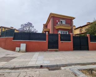 Vista exterior de Casa o xalet en venda en Alhendín amb Aire condicionat i Terrassa