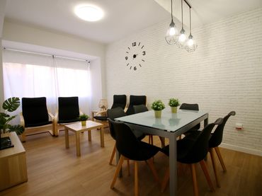 Flat with balcony to rent in Avenida de España 15